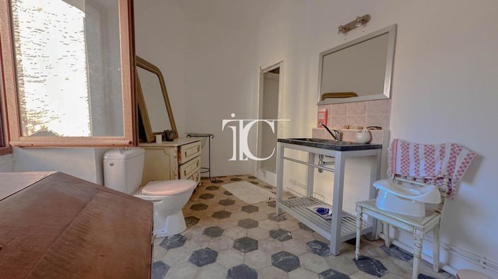 Image No.9-2 Bed House for sale