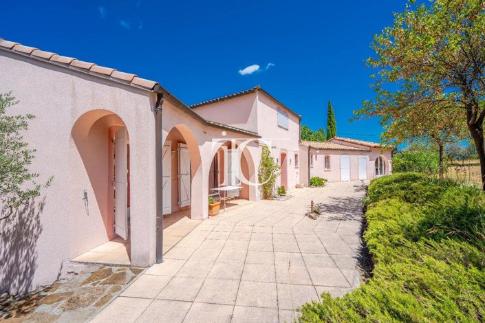 Image No.18-3 Bed House for sale