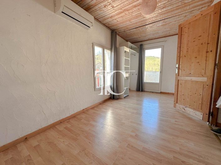 Image No.11-3 Bed House for sale