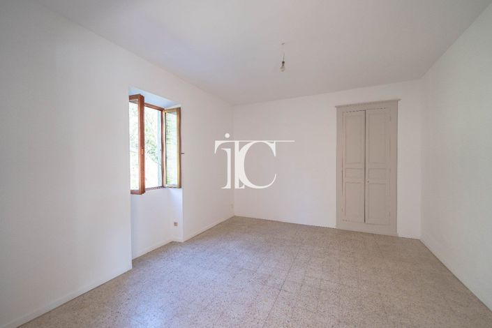 Image No.10-3 Bed Apartment for sale