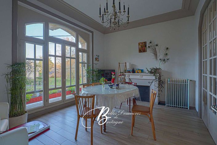 Image No.6-8 Bed House for sale