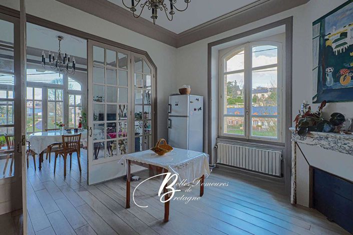 Image No.7-8 Bed House for sale