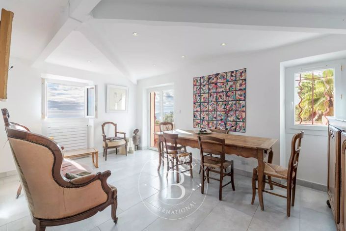 Image No.15-7 Bed House for sale