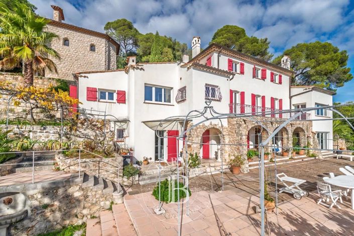 Image No.20-7 Bed House for sale