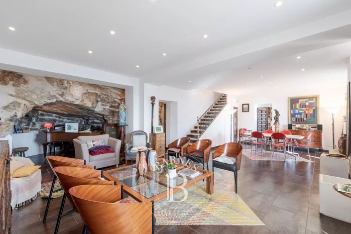 Image No.7-7 Bed House for sale