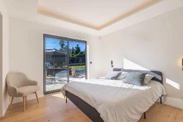 Image No.10-4 Bed House for sale