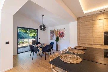 Image No.9-4 Bed House for sale