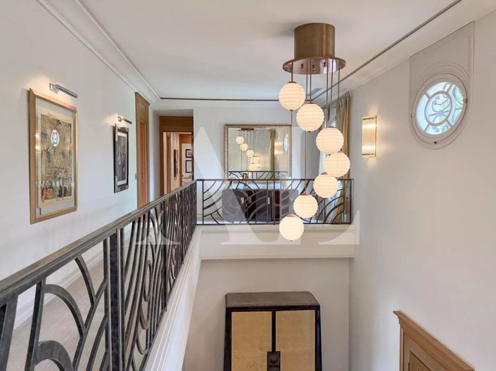 Image No.20-7 Bed House for sale