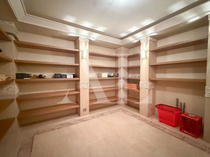 Image No.22-7 Bed House for sale