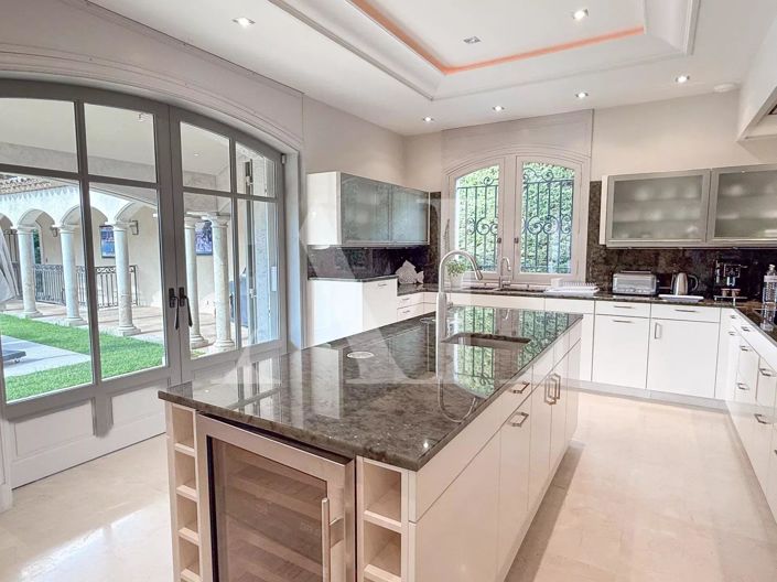 Image No.4-7 Bed House for sale