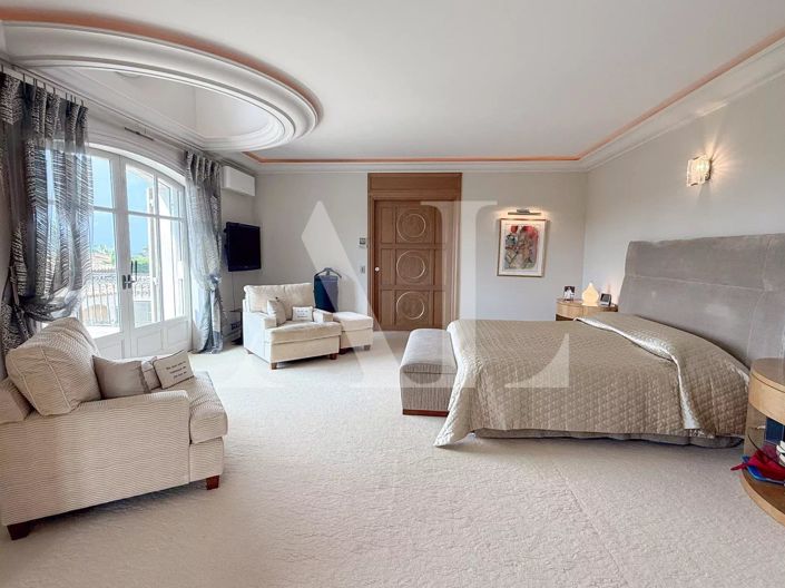 Image No.5-7 Bed House for sale