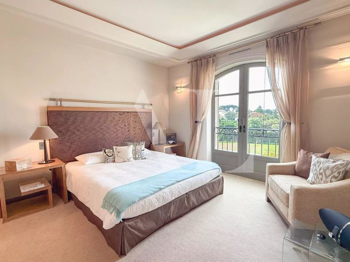 Image No.7-7 Bed House for sale