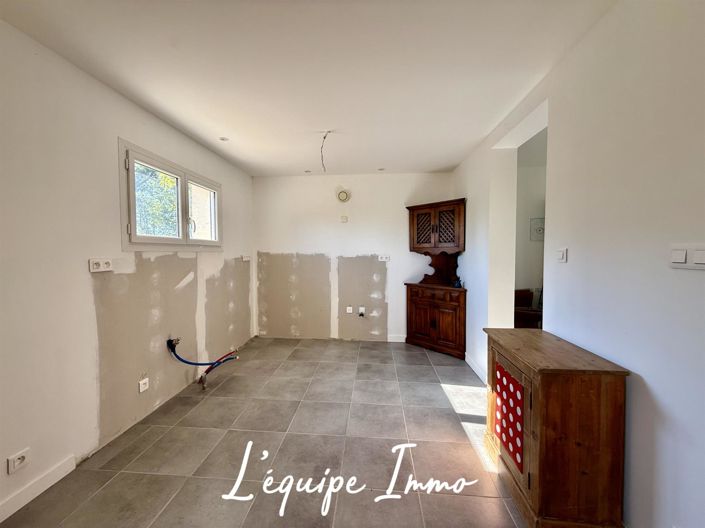 Image No.17-4 Bed House for sale