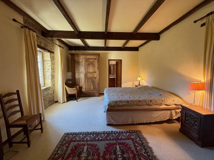 Image No.10-5 Bed House for sale