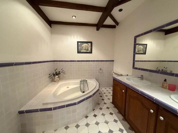 Image No.11-5 Bed House for sale