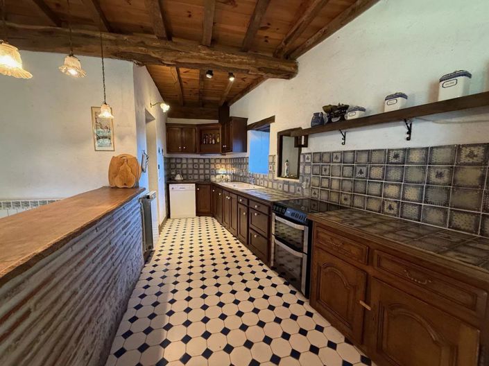 Image No.5-5 Bed House for sale