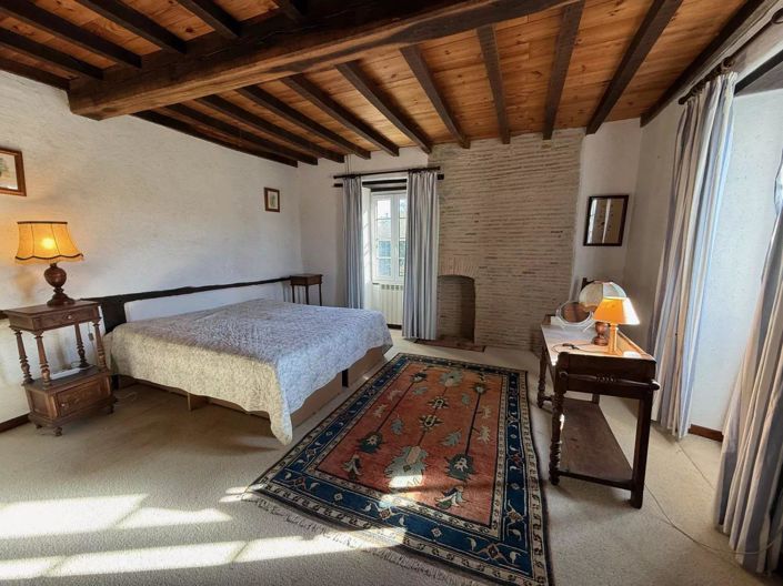 Image No.9-5 Bed House for sale