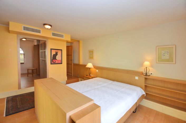 Image No.8-4 Bed House for sale