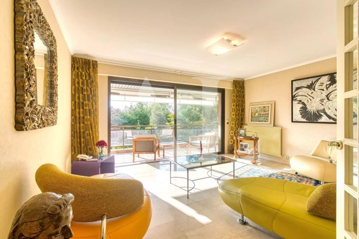 Image No.3-Appartement de 2 chambres à vendre à Cannes