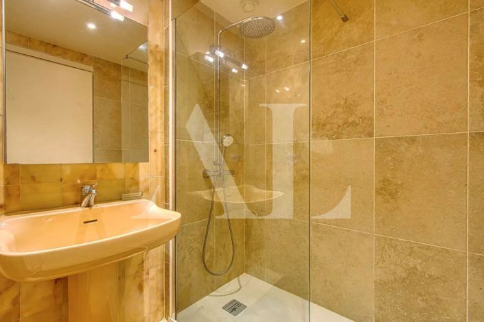 Image No.8-Appartement de 2 chambres à vendre à Cannes