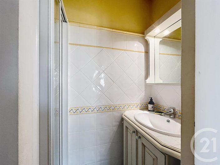 Image No.10-3 Bed Apartment for sale