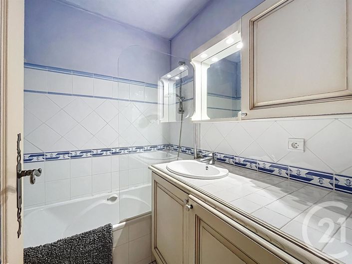 Image No.12-3 Bed Apartment for sale