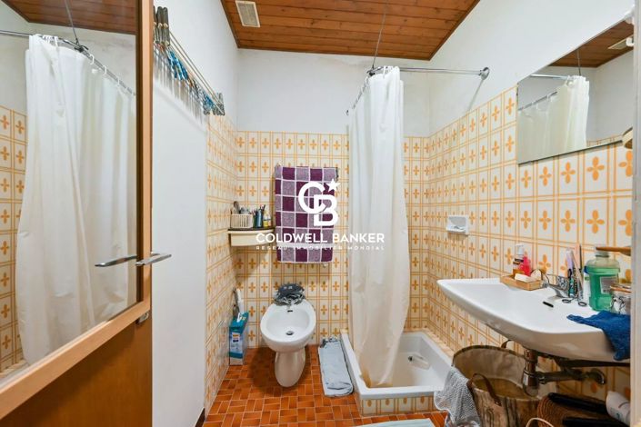 Image No.13-8 Bed House for sale