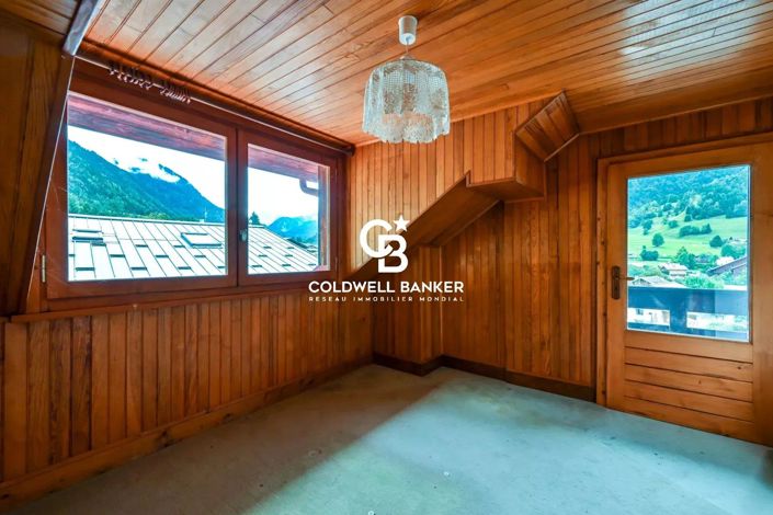 Image No.16-8 Bed House for sale