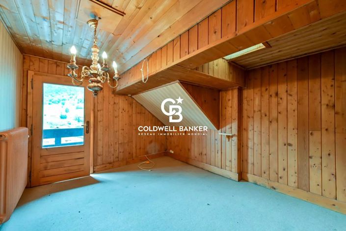 Image No.18-8 Bed House for sale