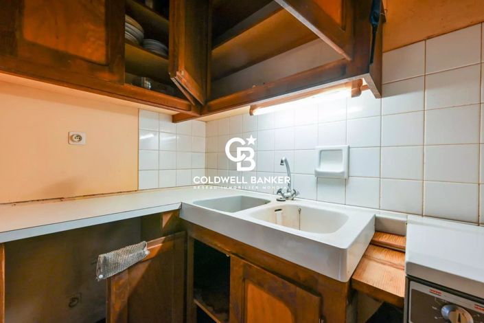 Image No.4-8 Bed House for sale