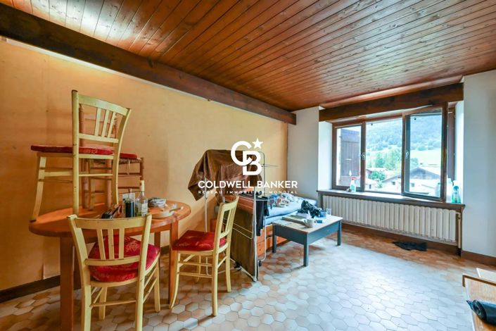 Image No.5-8 Bed House for sale