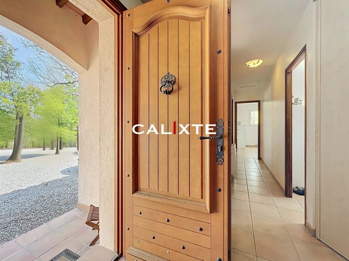 Image No.10-4 Bed House for sale