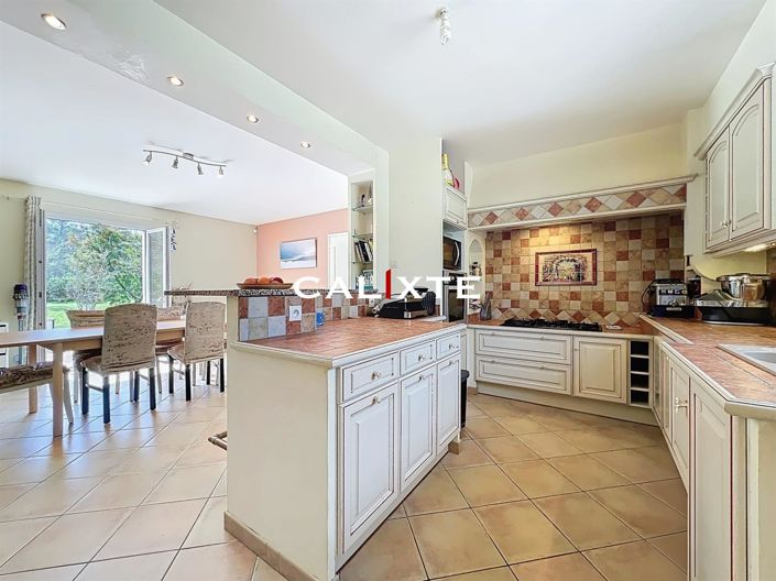 Image No.11-4 Bed House for sale