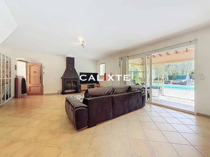 Image No.15-4 Bed House for sale