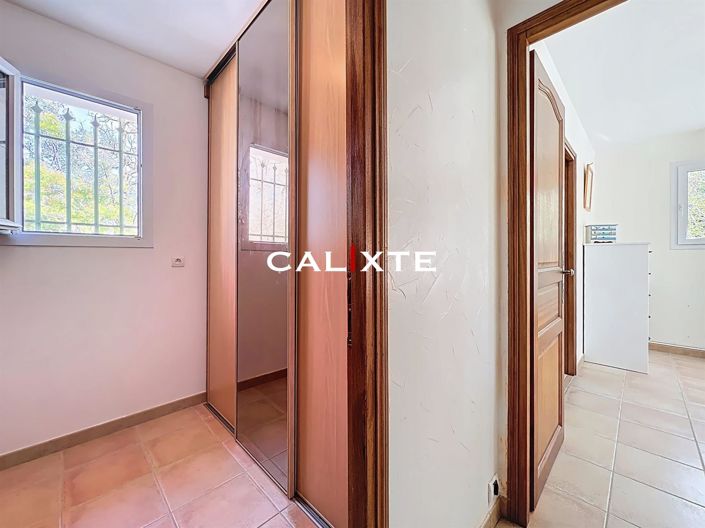 Image No.18-4 Bed House for sale