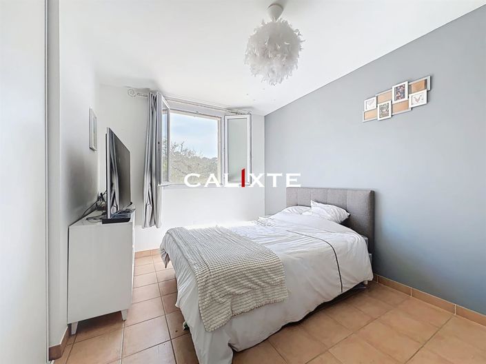 Image No.23-4 Bed House for sale