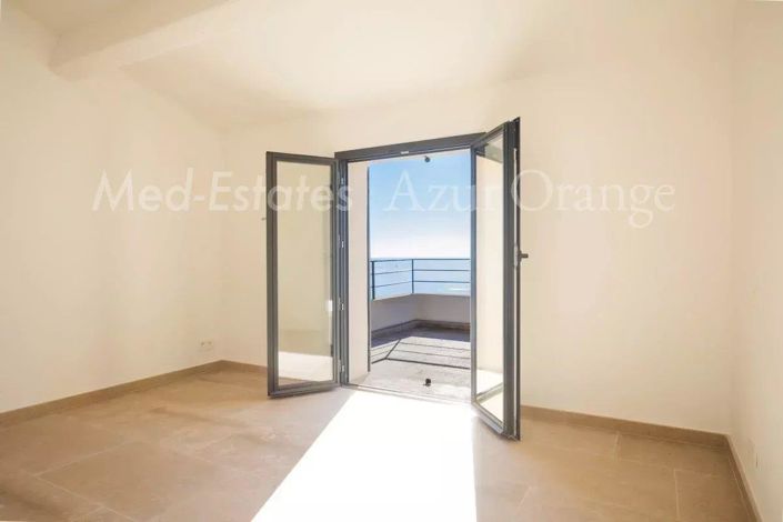 Image No.12-4 Bed House for sale