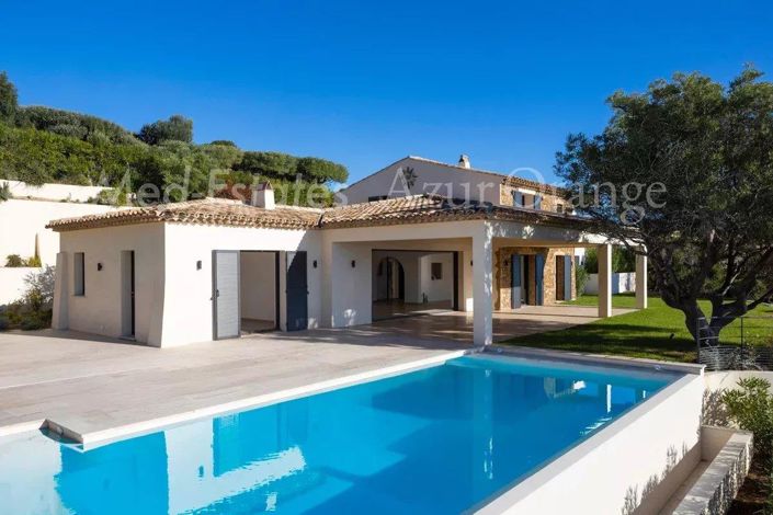 Image No.2-4 Bed House for sale