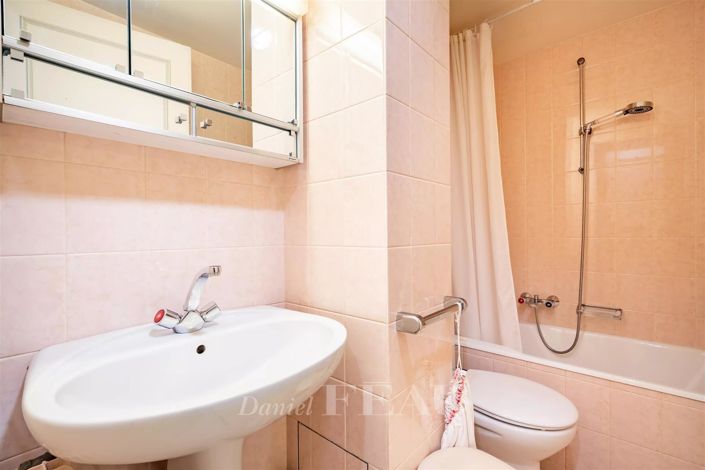 Image No.9-2 Bed Apartment for sale