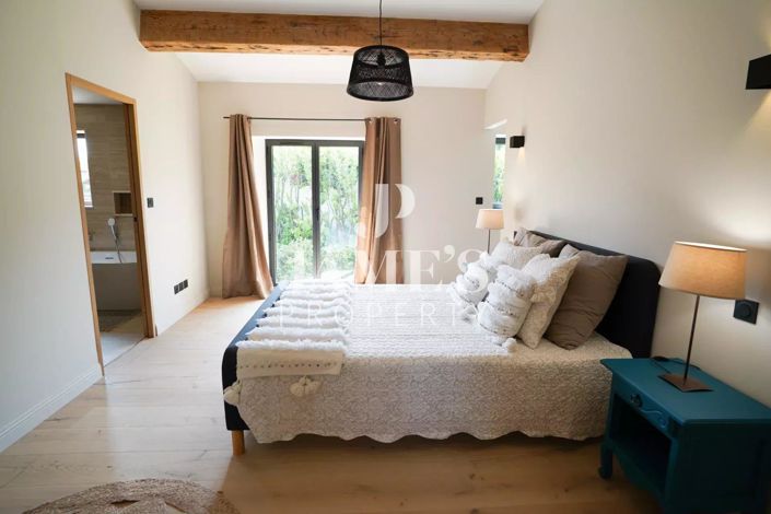 Image No.8-4 Bed House for sale