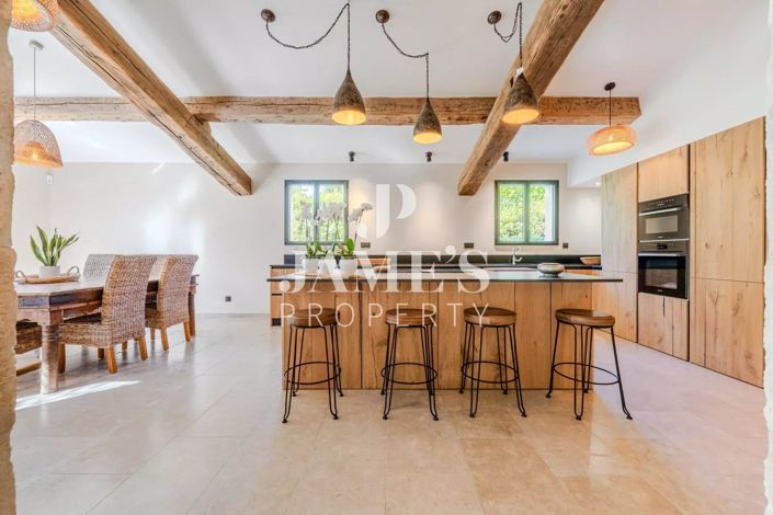 Image No.2-4 Bed House for sale