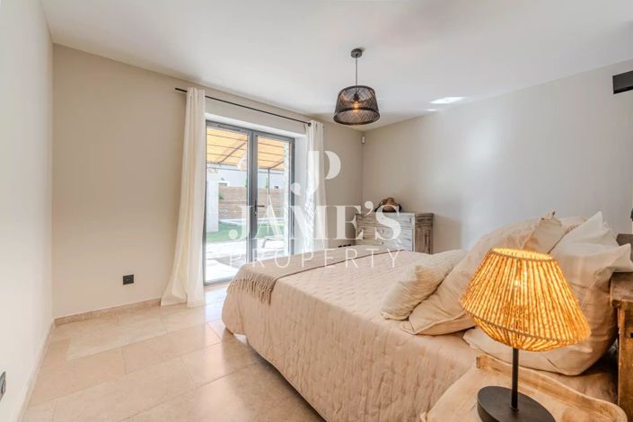 Image No.7-4 Bed House for sale