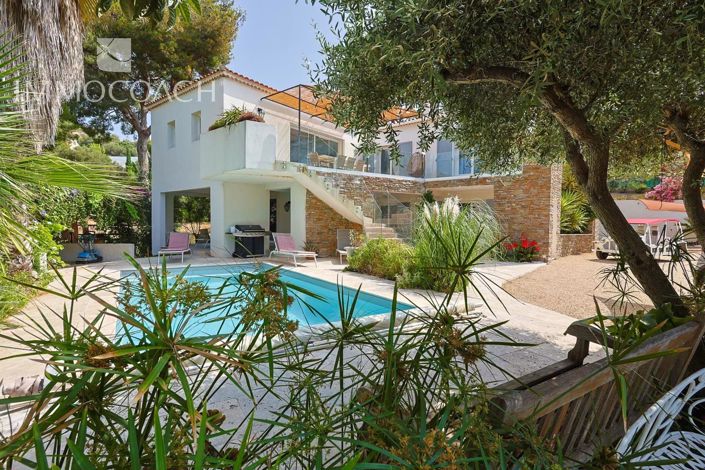 Image No.10-7 Bed House for sale