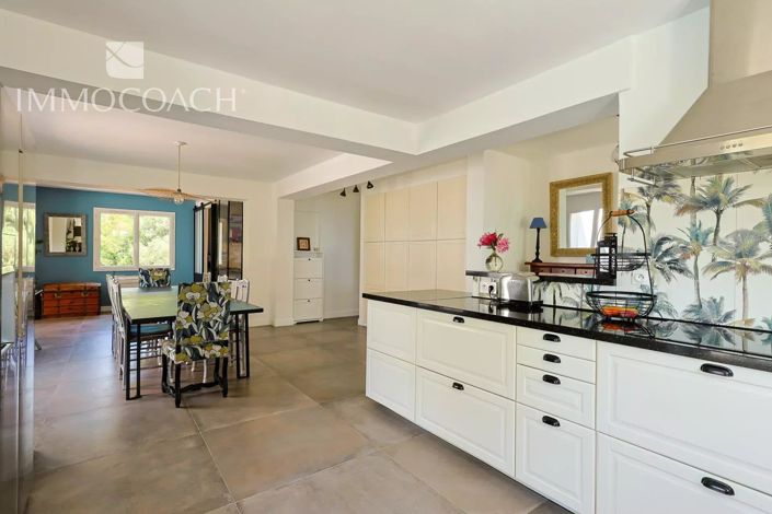 Image No.18-7 Bed House for sale