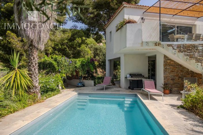 Image No.8-7 Bed House for sale