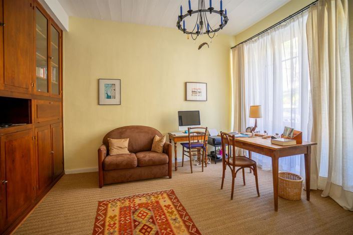 Image No.11-5 Bed House for sale