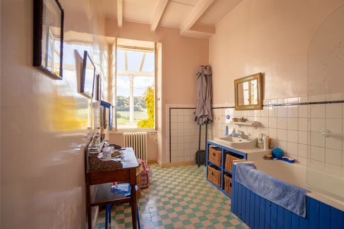 Image No.12-5 Bed House for sale