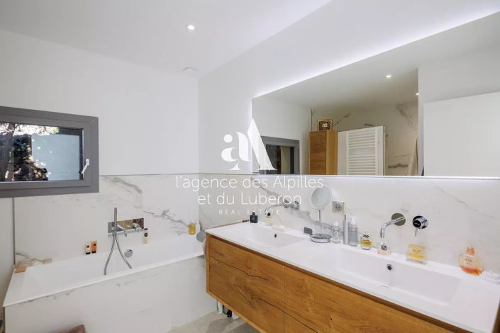 Image No.13-4 Bed House for sale