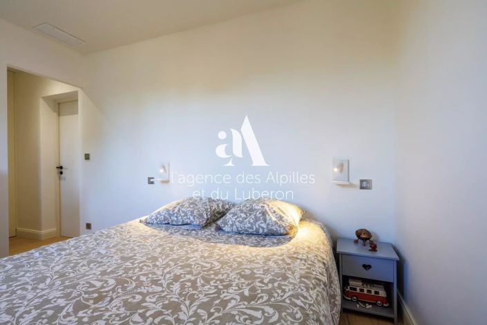 Image No.20-4 Bed House for sale