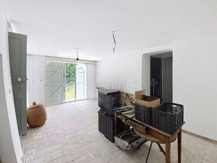 Image No.18-9 Bed House for sale